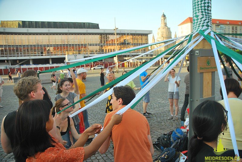 Intercultural folk DANCEs for everybody